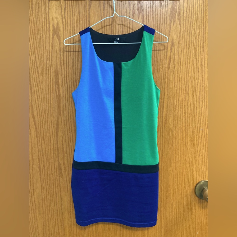 Mod inspired colourblock mini dress. Women’s M